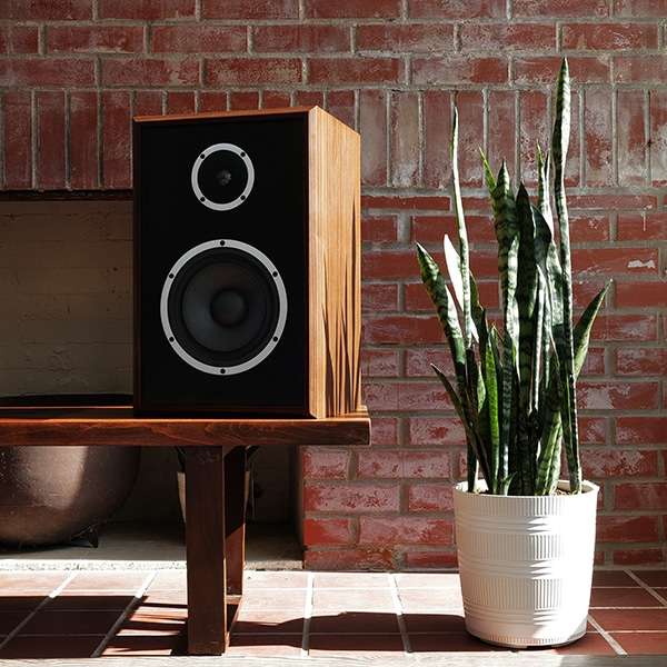 home model three bookshelf speaker